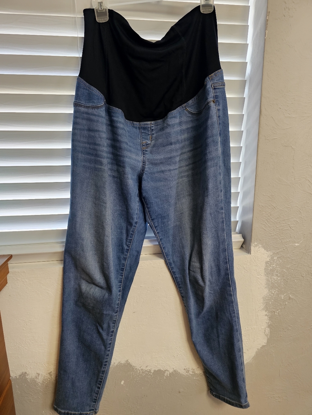 Isabel Maternity by Ingrid & Isabel Blue Denim Jeans with Black Overband (#79) - Picture 4 of 6
